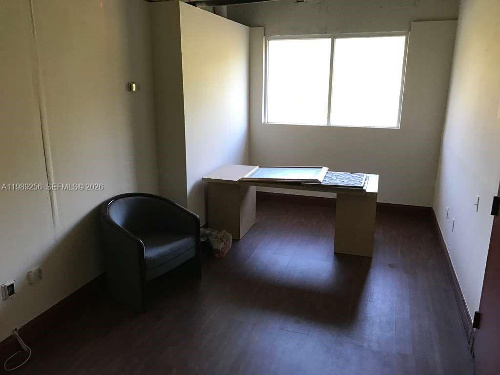 105  /   sq. ft. $ 2026-03-25 0 Photo