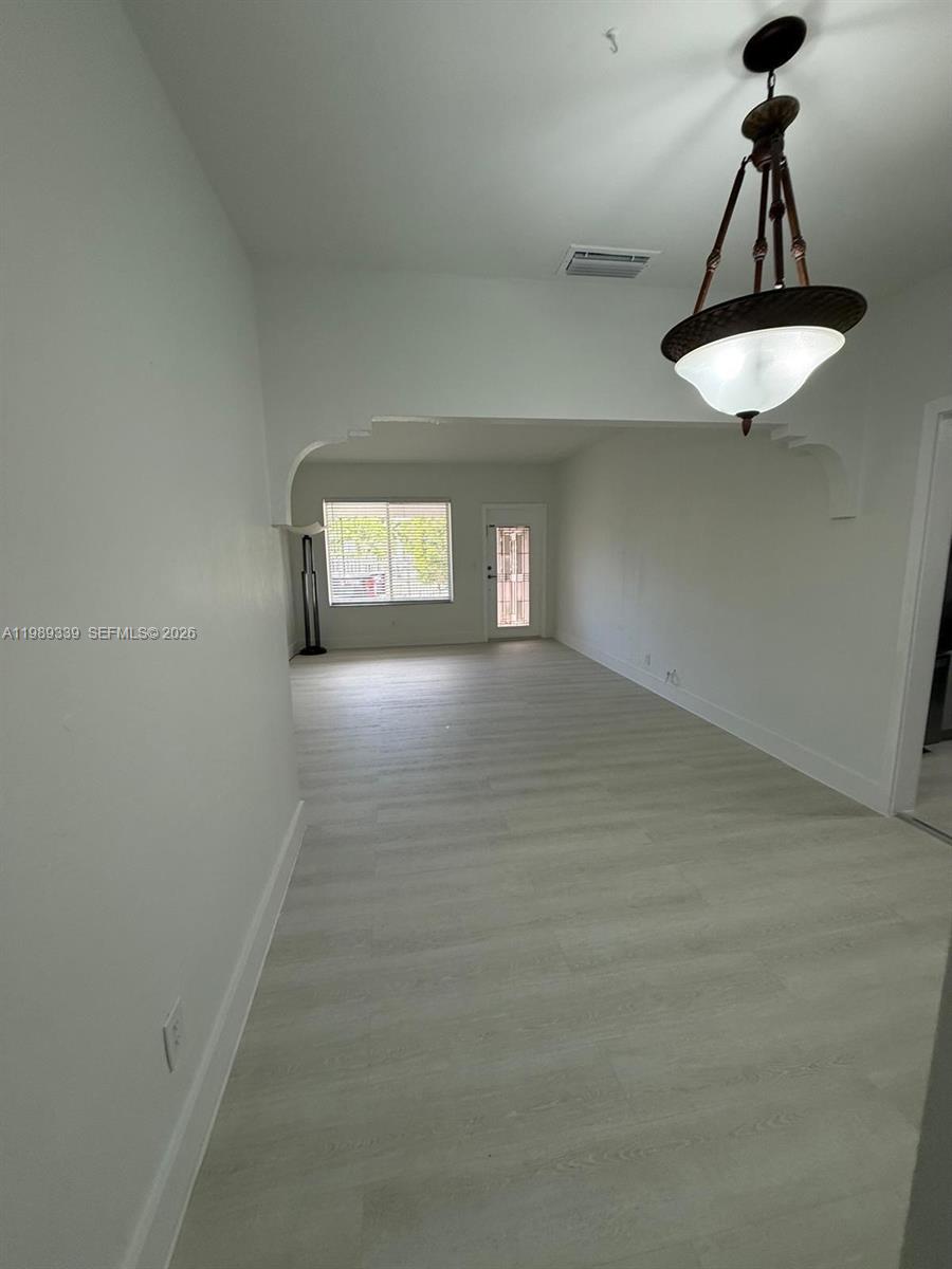   /  2132 кв.футов $ 2026-03-25 0 Фото