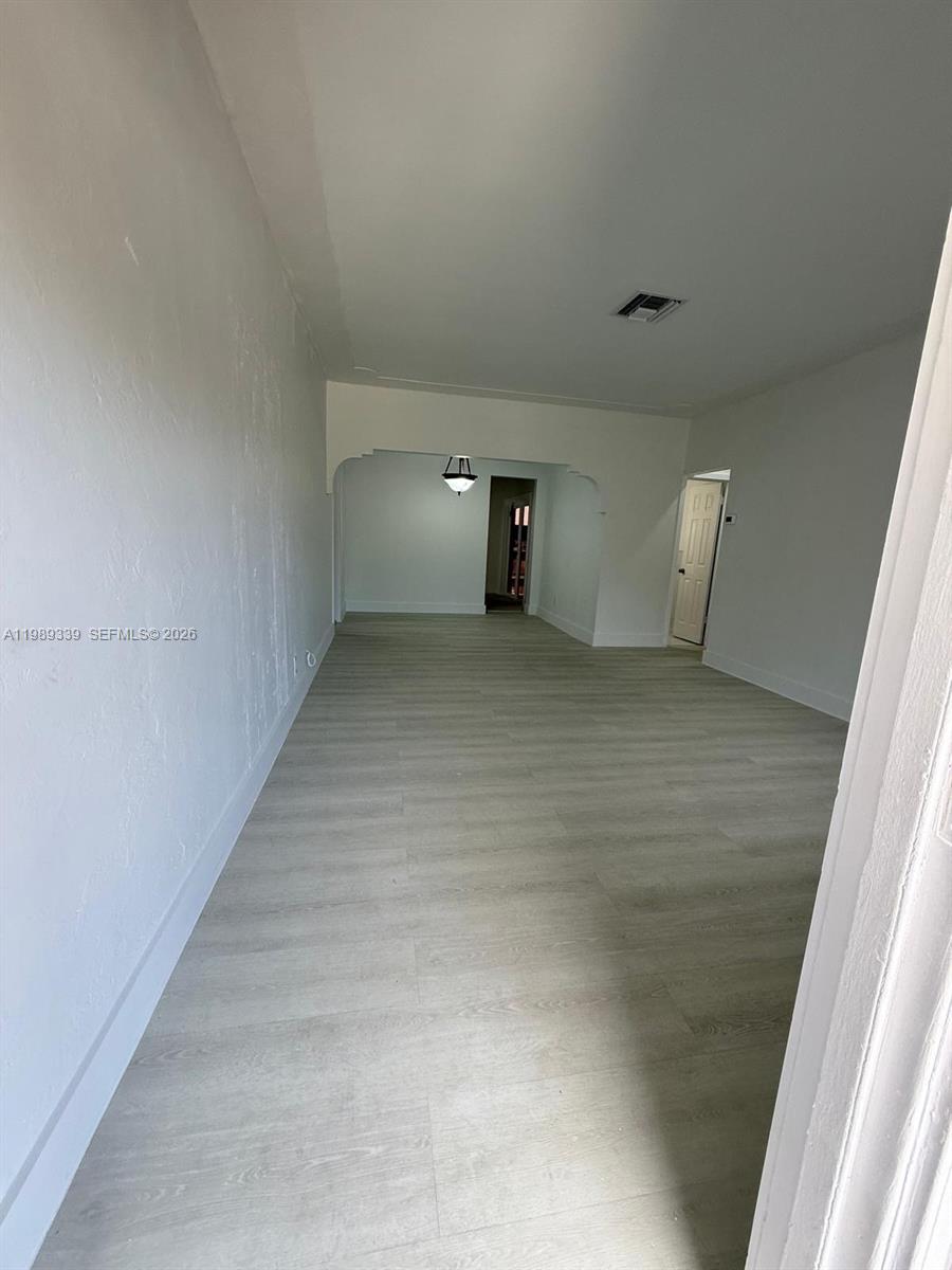   /  2132 кв.футов $ 2026-03-25 0 Фото