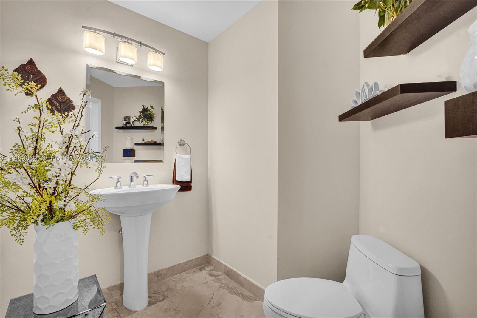 Photo of 1945 Ocean Dr  #906, Hallandale Beach, Florida, 33009 - 