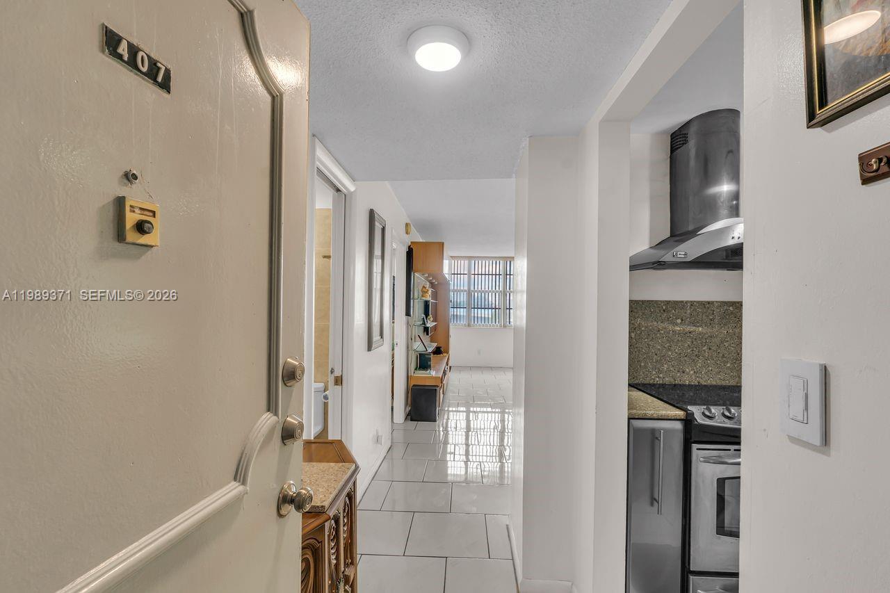 Photo of 1825 Ocean Dr  #407, Hallandale Beach, Florida, 33009 - Entry way