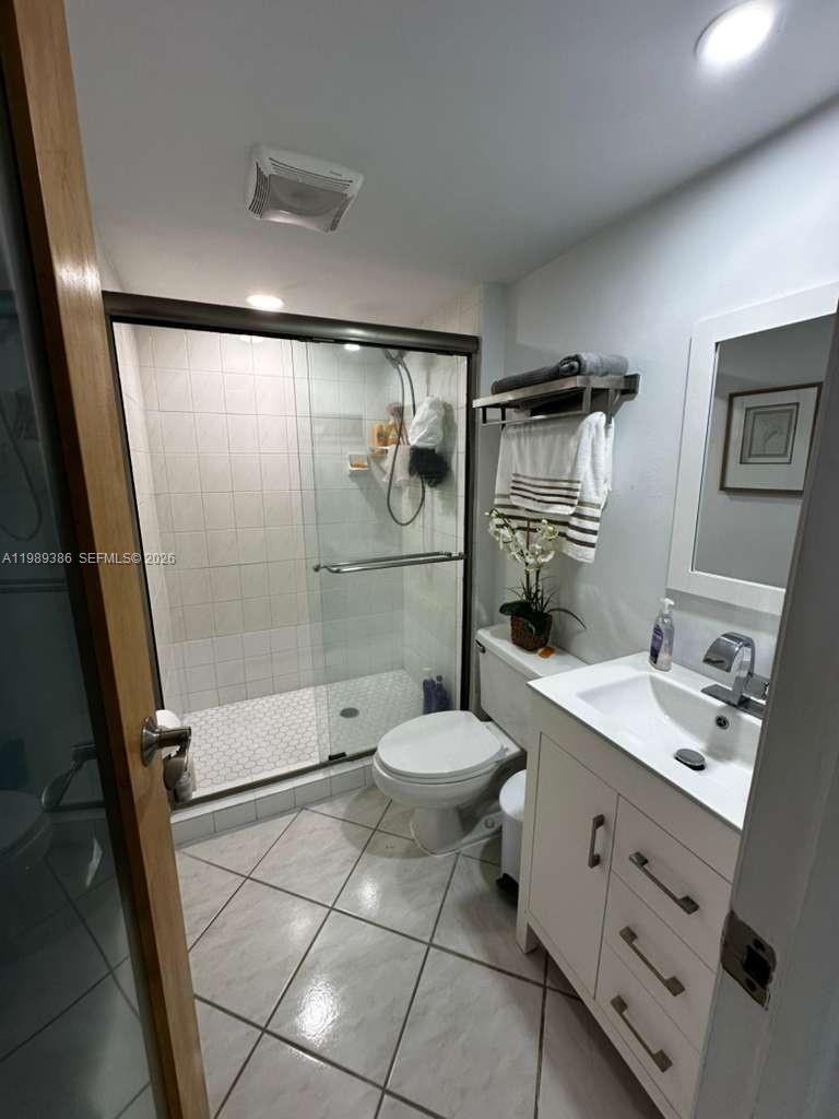 Photo of 3401 Country Club Dr  #718, Aventura, Florida, 33180 - 