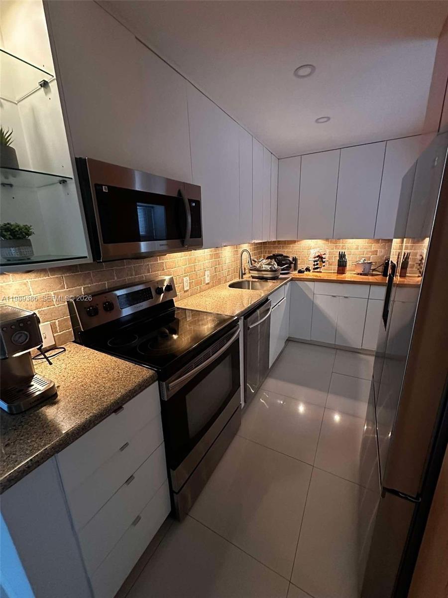 Photo of 3401 Country Club Dr  #718, Aventura, Florida, 33180 - 