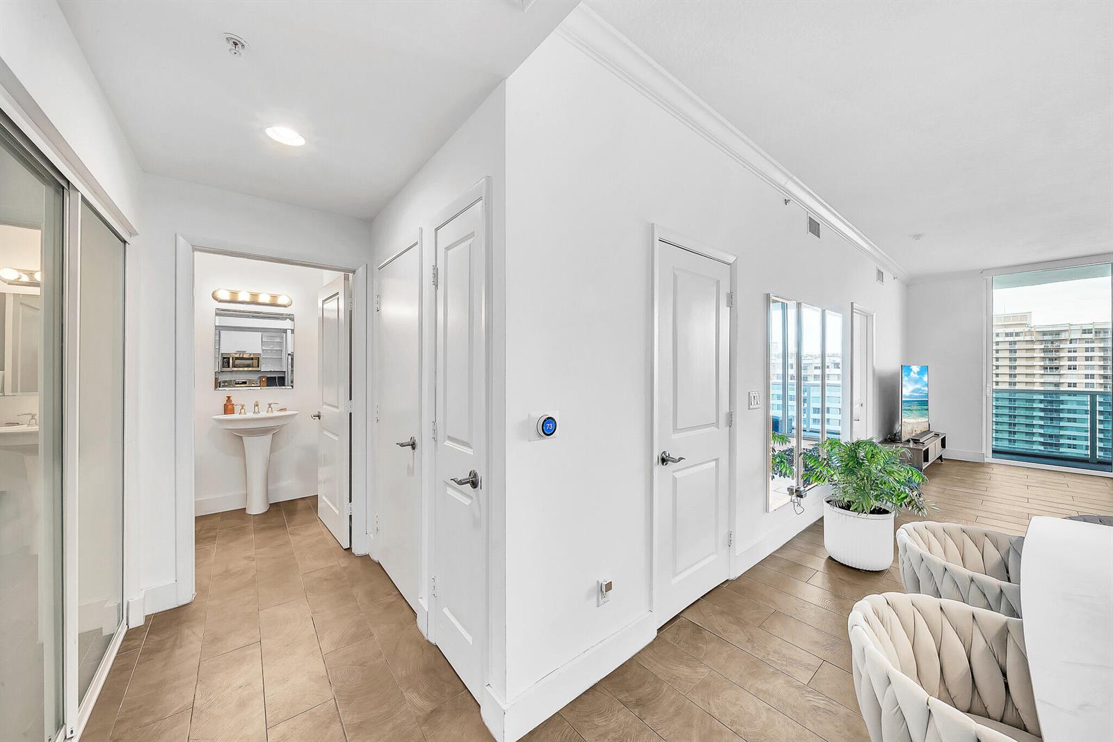 Photo of 1945 Ocean #1803, Hallandale Beach, Florida, 33009 - 3 Entrance (2)