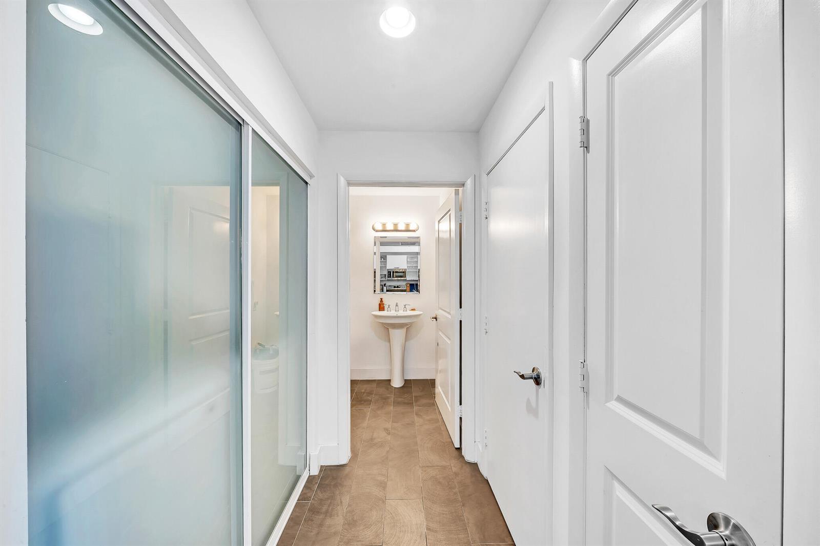Photo of 1945 Ocean #1803, Hallandale Beach, Florida, 33009 - 3 Half bath (1)