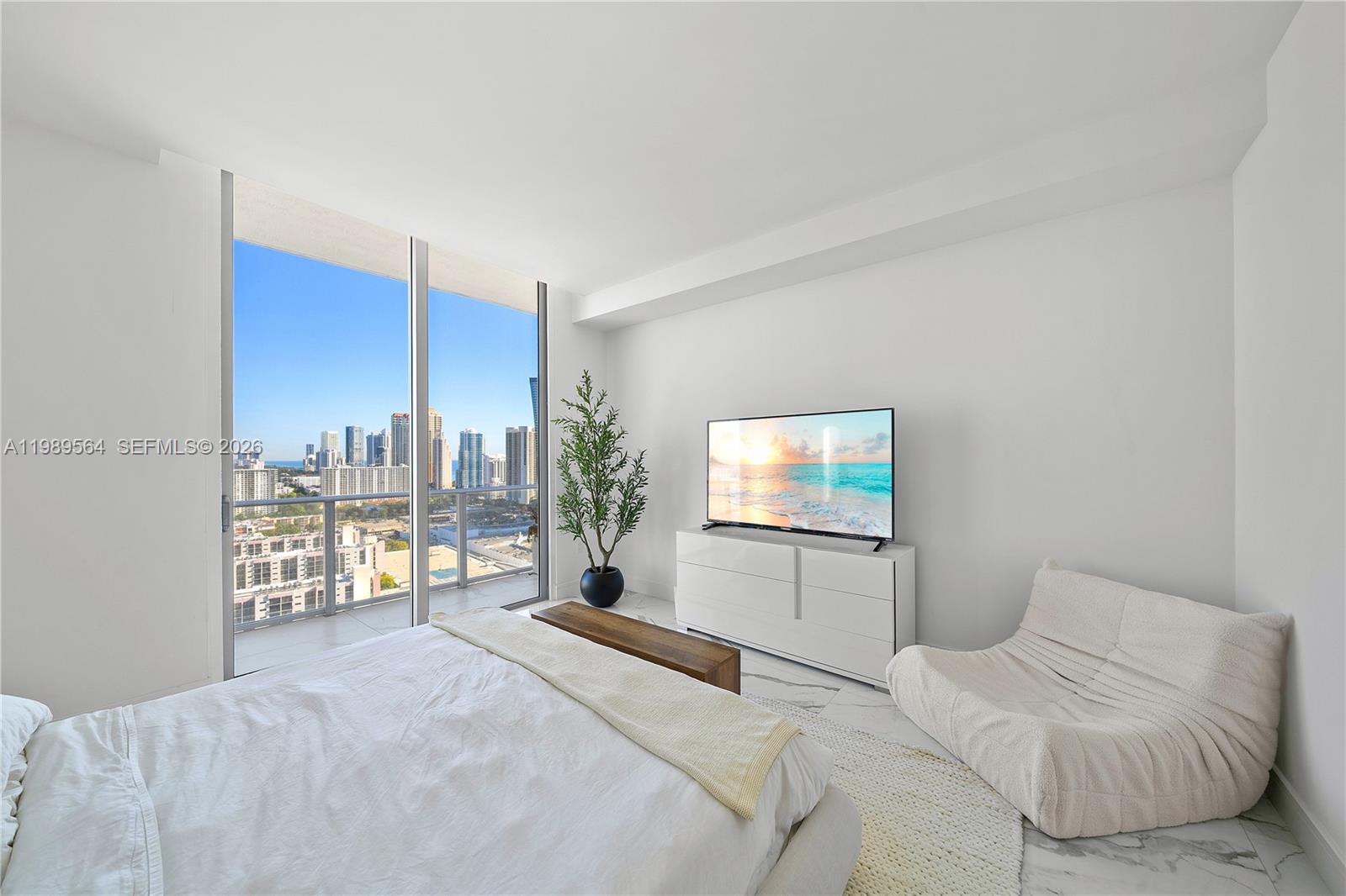 4-TS-03 5 / 6 3722 кв.футов $ 2026-03-25 0 Фото