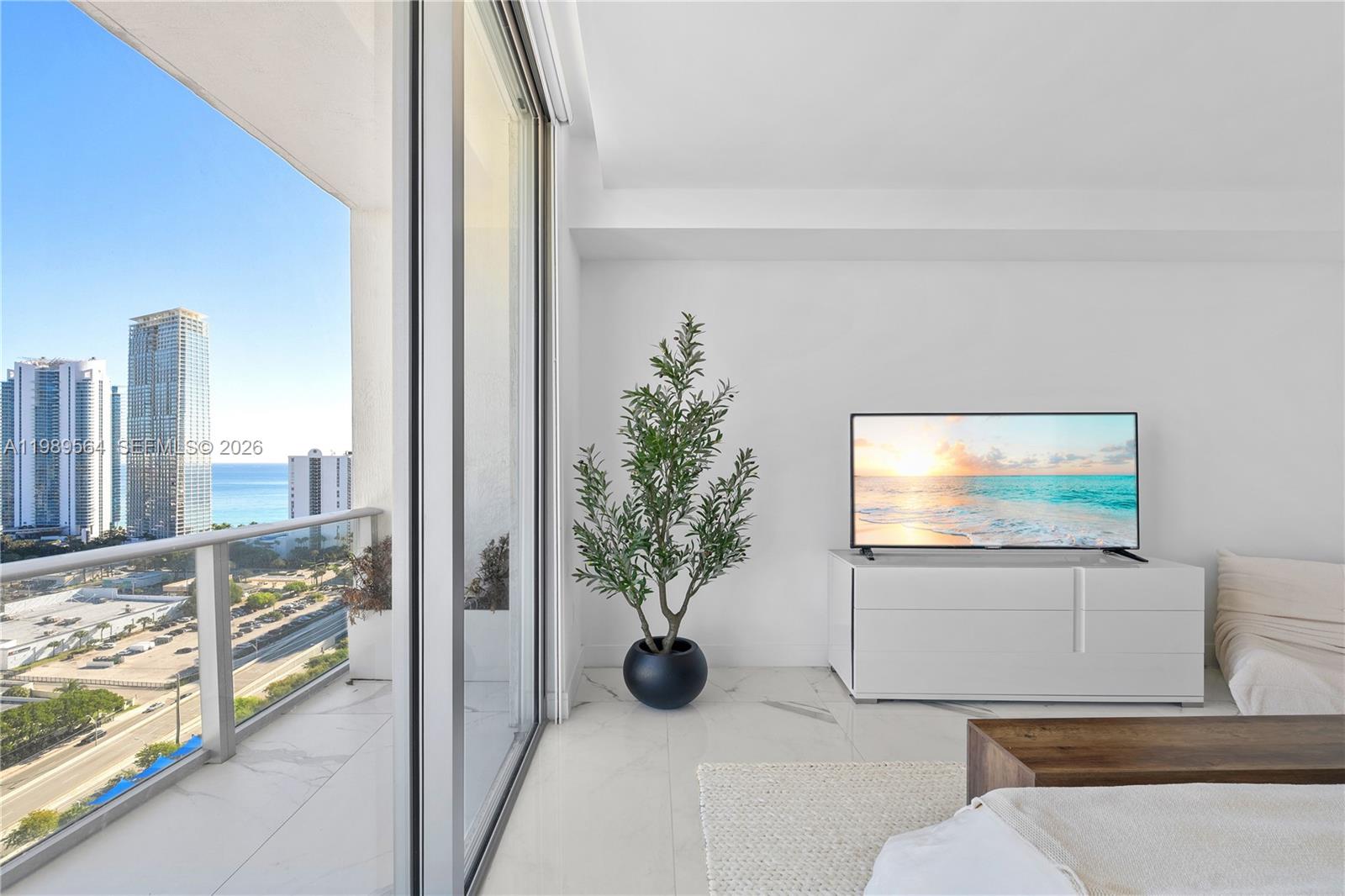 4-TS-03 5 / 6 3722 кв.футов $ 2026-03-25 0 Фото