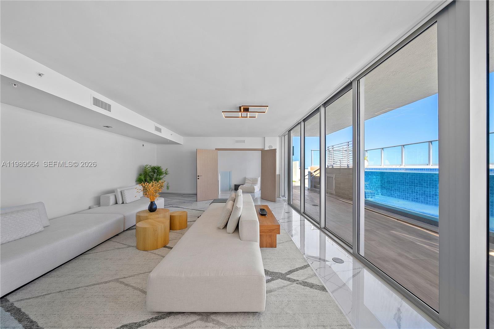 4-TS-03 5 / 6 3722 кв.футов $ 2026-03-25 0 Фото