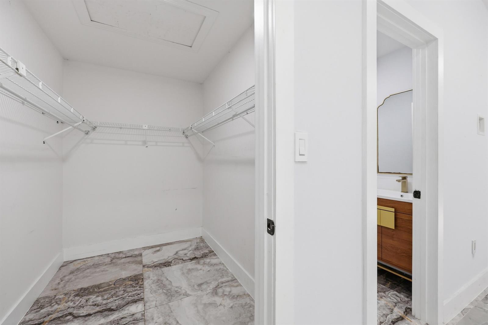 Ver detalles 2 / 2 1280 sq. ft. $ 2026-06-20 0 foto