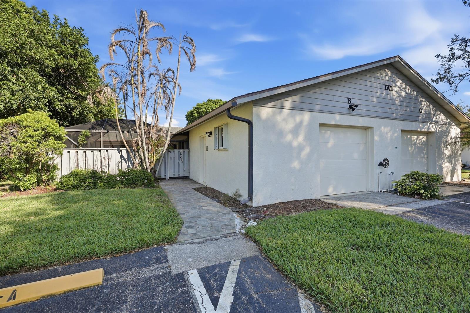 Ver detalles 2 / 2 1280 sq. ft. $ 2026-06-20 0 foto