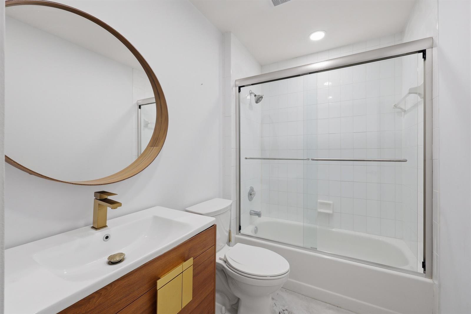 Ver detalles 2 / 2 1280 sq. ft. $ 2026-06-20 0 foto
