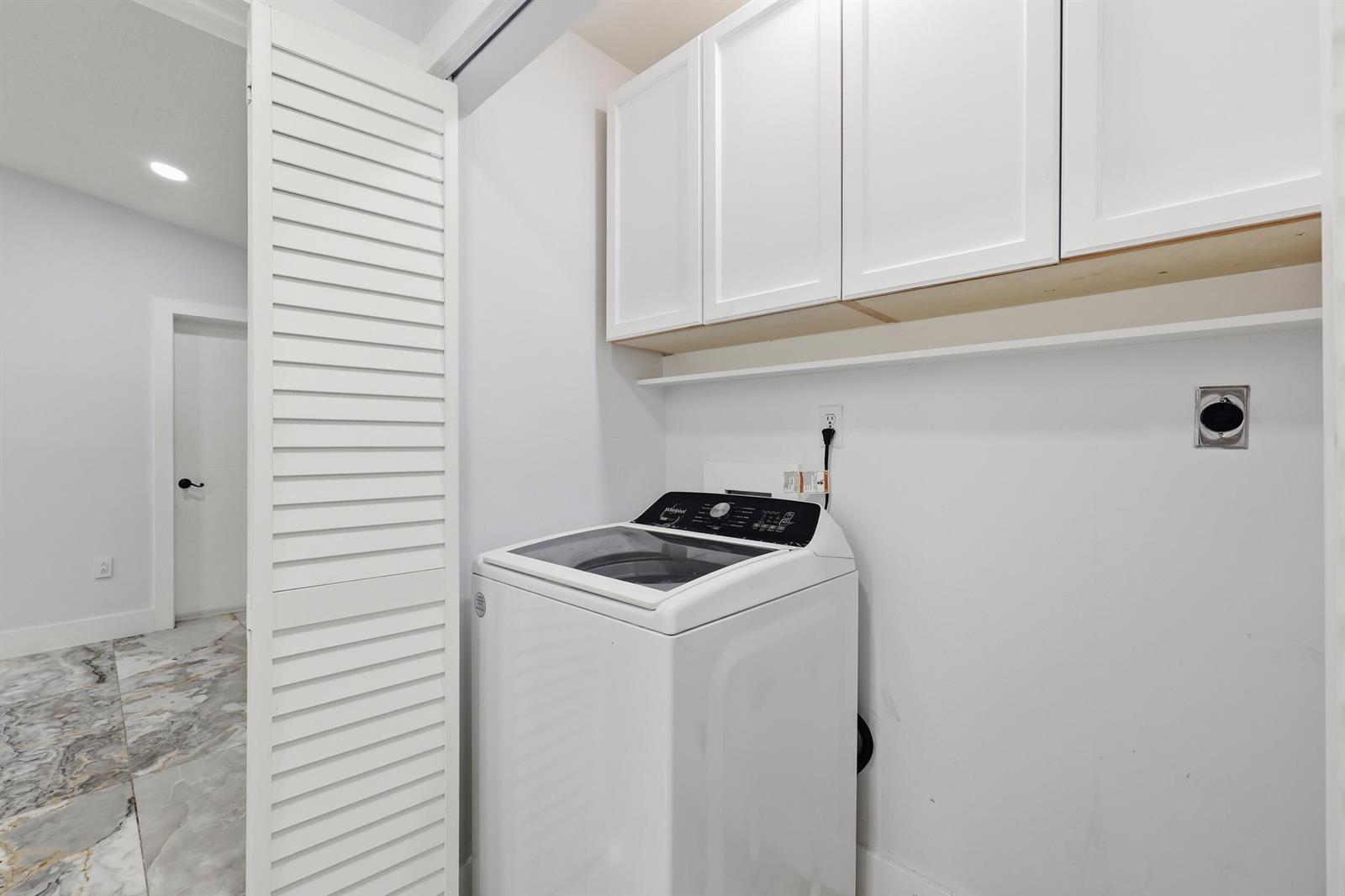 Ver detalles 2 / 2 1280 sq. ft. $ 2026-06-20 0 foto