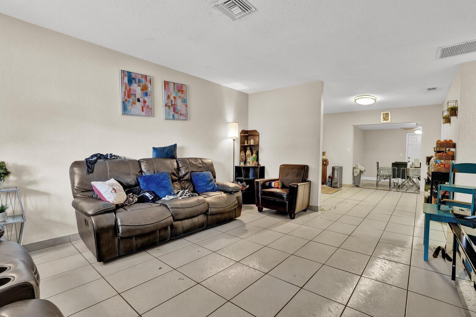   / 0 2007 sq. ft. $ 2026-06-20 0 foto