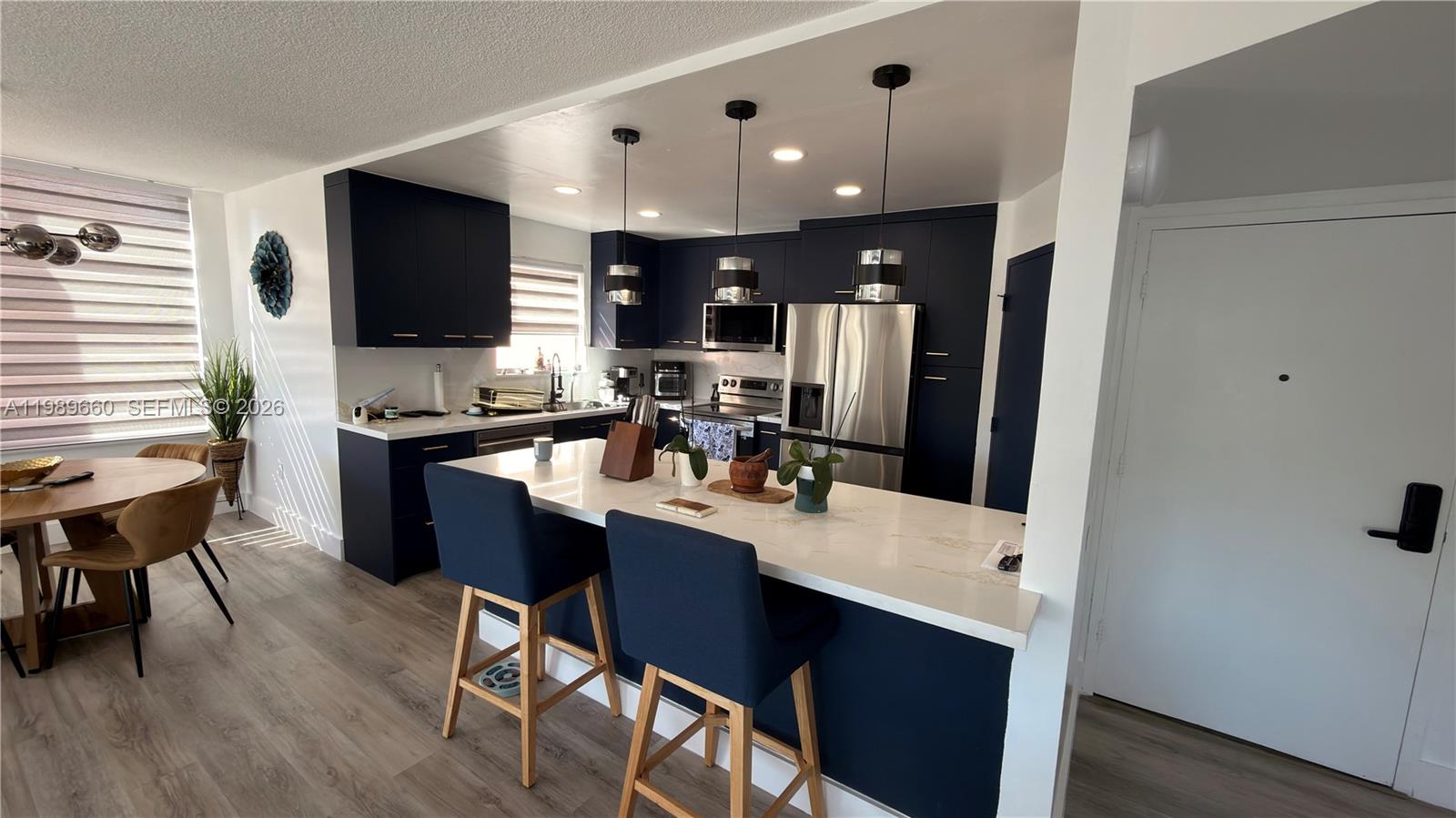 325E 2 / 2 1140 sq. ft. $ 2026-03-25 0 foto