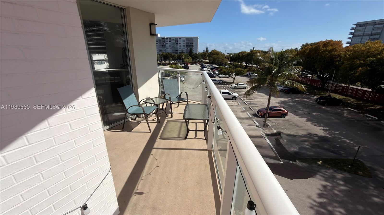 325E 2 / 2 1140 sq. ft. $ 2026-03-25 0 foto