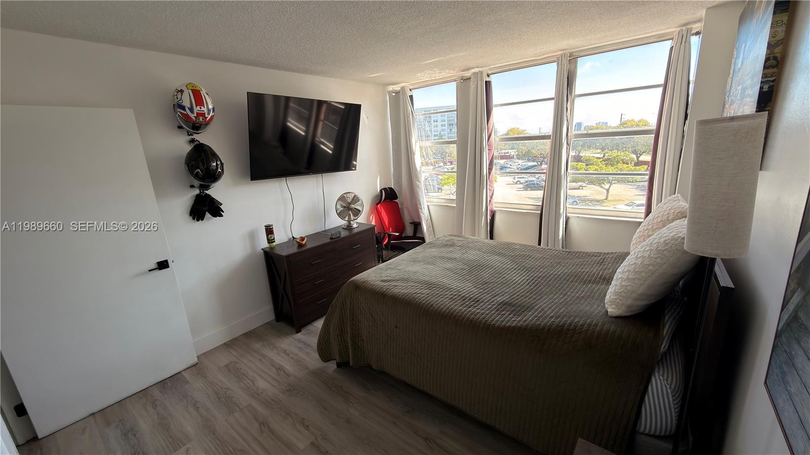 325E 2 / 2 1140 sq. ft. $ 2026-03-25 0 foto