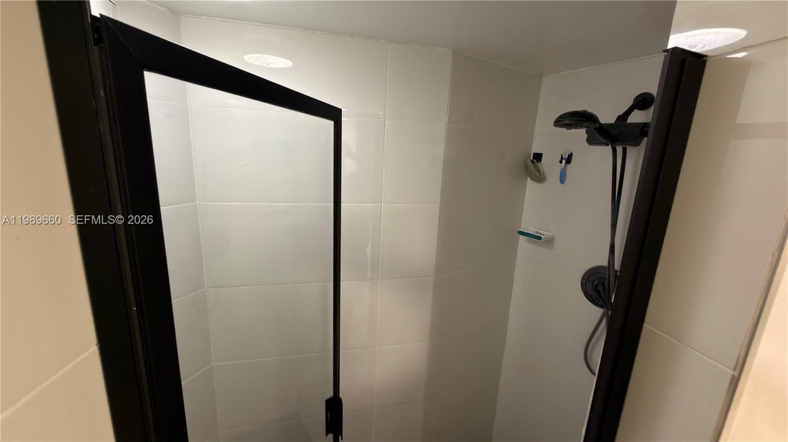 325E 2 / 2 1140 sq. ft. $ 2026-03-25 0 foto