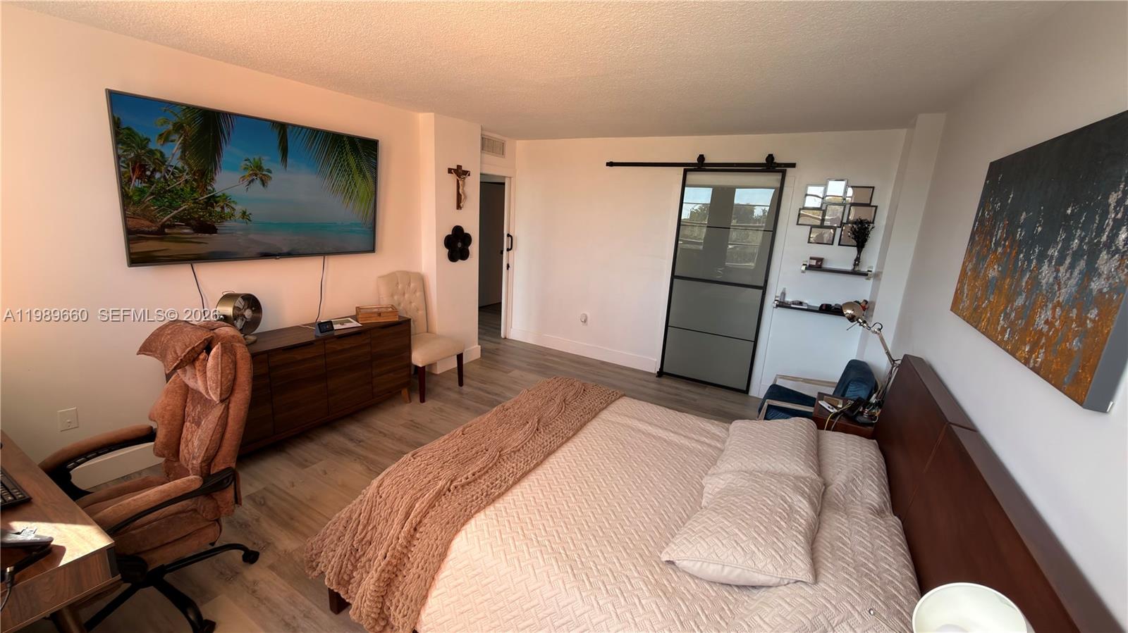 325E 2 / 2 1140 sq. ft. $ 2026-03-25 0 foto
