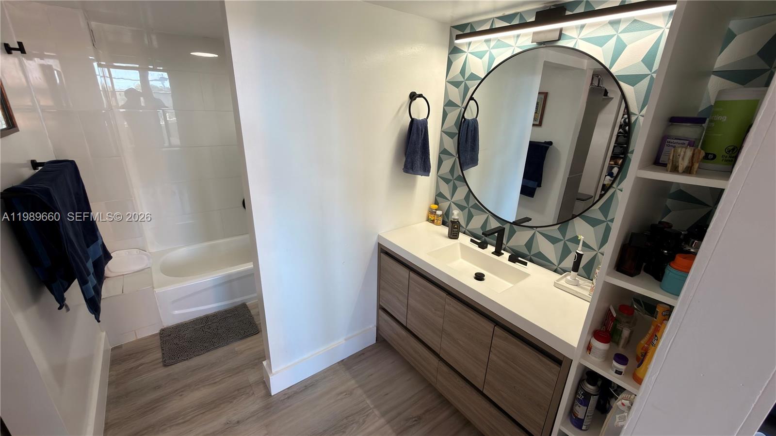325E 2 / 2 1140 sq. ft. $ 2026-03-25 0 foto