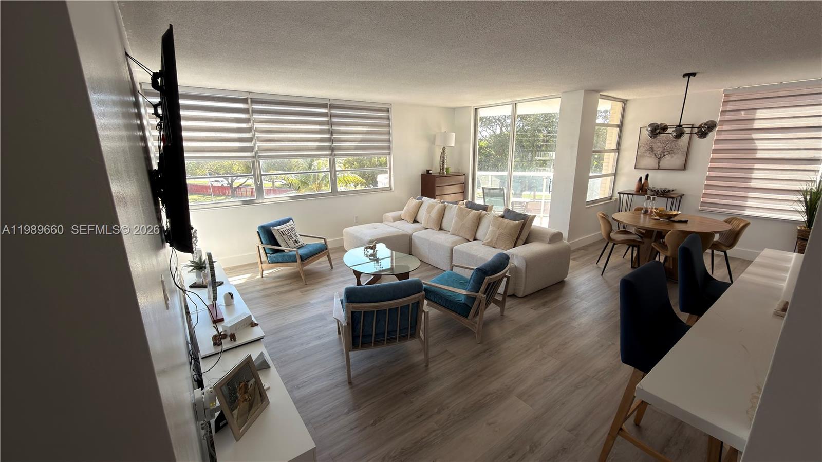 325E 2 / 2 1140 sq. ft. $ 2026-03-25 0 foto