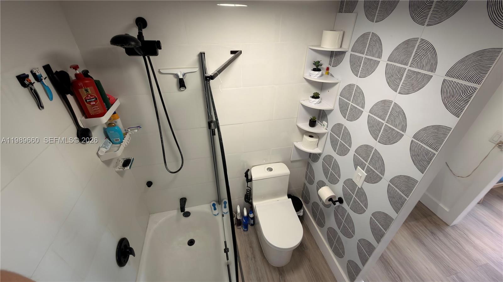 325E 2 / 2 1140 sq. ft. $ 2026-03-25 0 foto