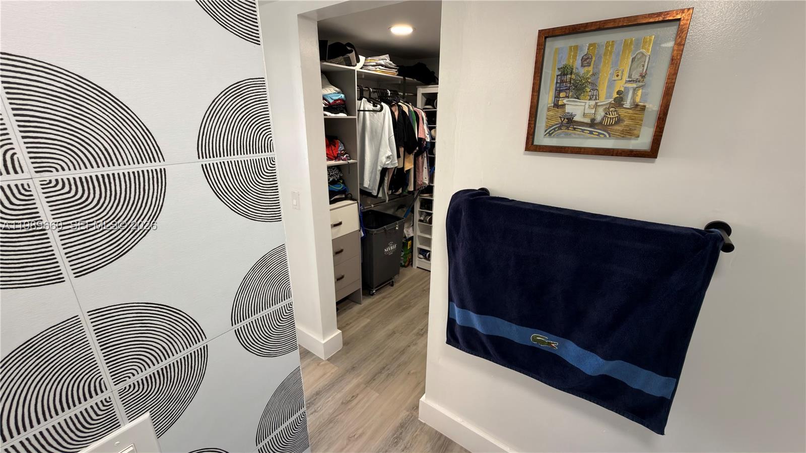 325E 2 / 2 1140 sq. ft. $ 2026-03-25 0 foto