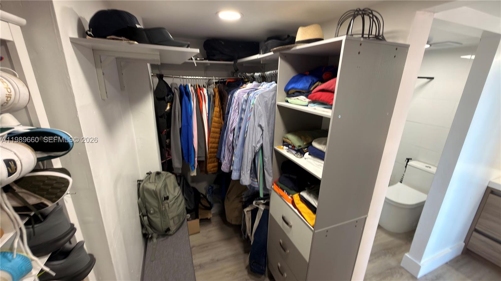 325E 2 / 2 1140 sq. ft. $ 2026-03-25 0 foto