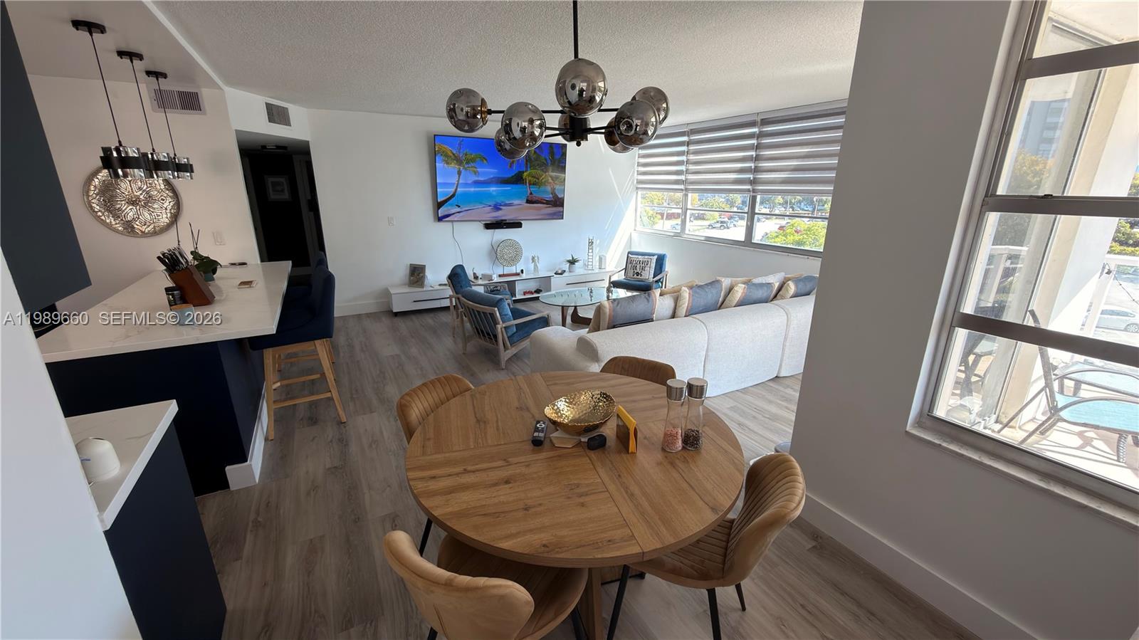 325E 2 / 2 1140 sq. ft. $ 2026-03-25 0 foto