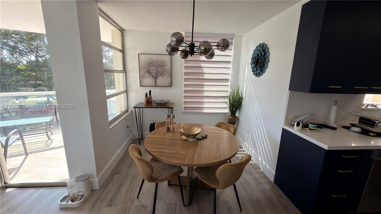 325E 2 / 2 1140 sq. ft. $ 2026-03-25 0 foto