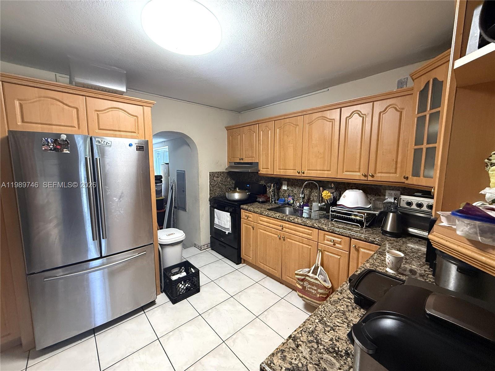   /  2512 кв.футов $ 2026-04-13 0 Фото