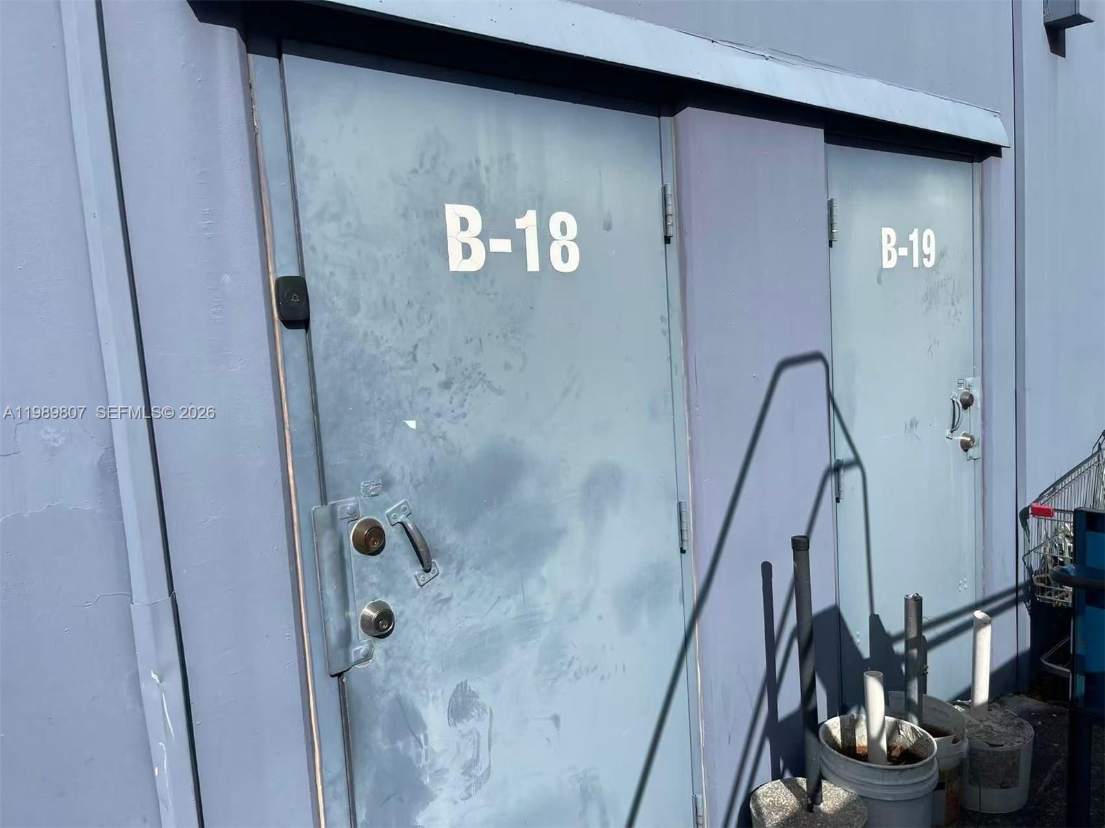 B18  /   кв.футов $ 2026-03-26 0 Фото