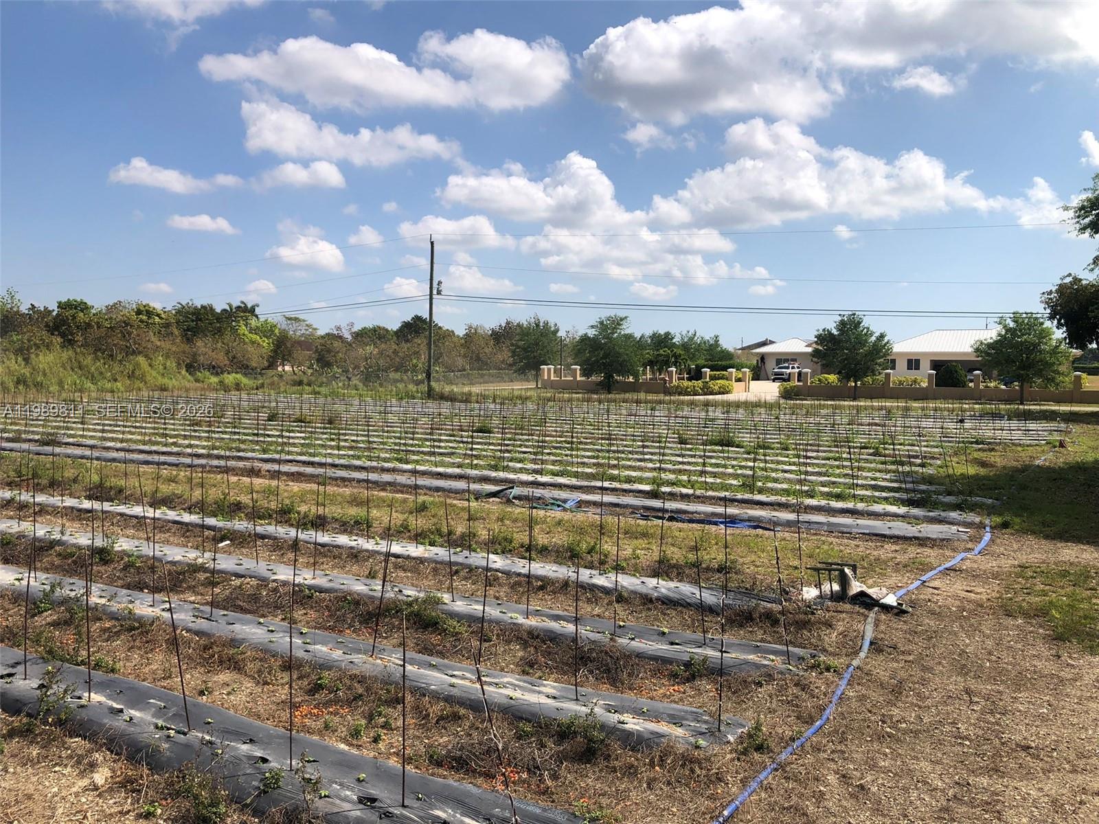   /   sq. ft. $ 2026-03-26 0 foto