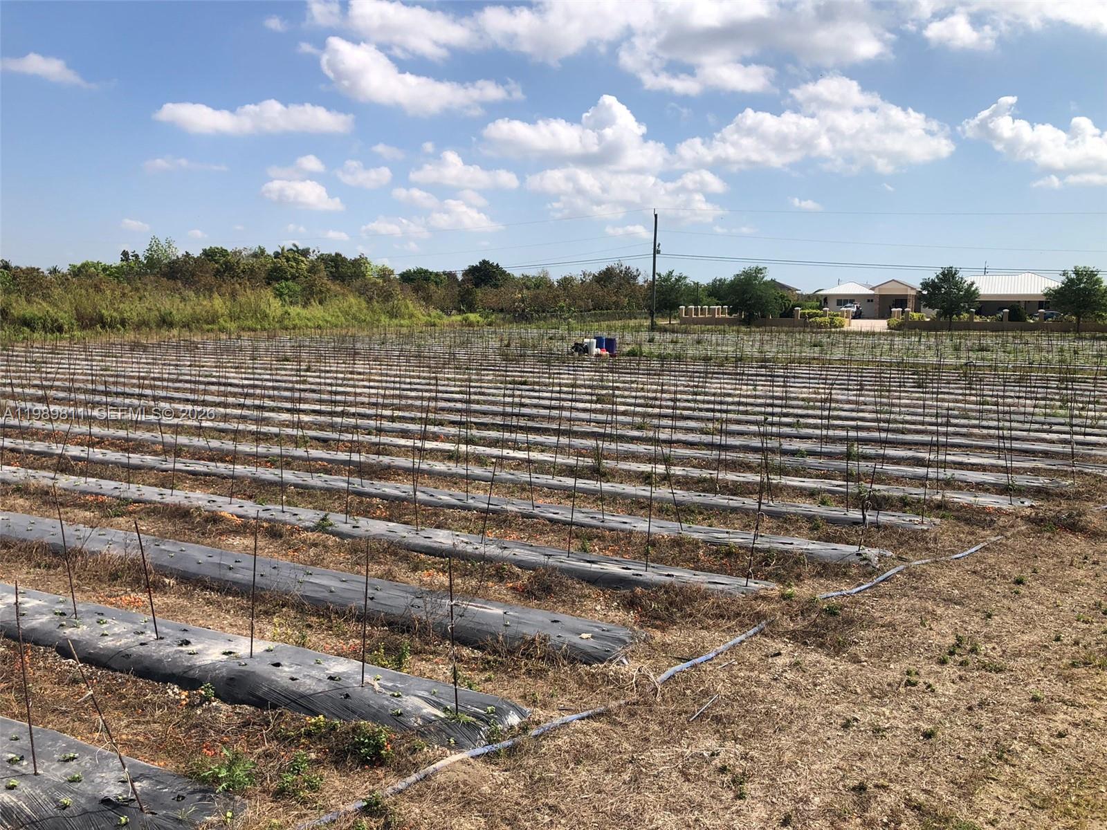   /   sq. ft. $ 2026-03-26 0 foto