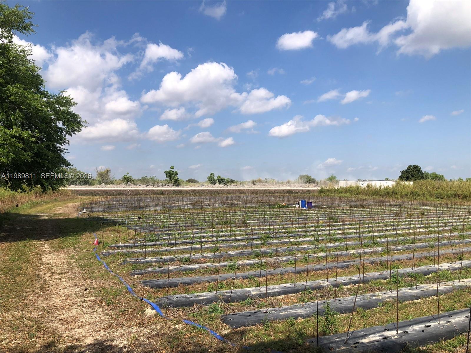   /   sq. ft. $ 2026-03-26 0 foto