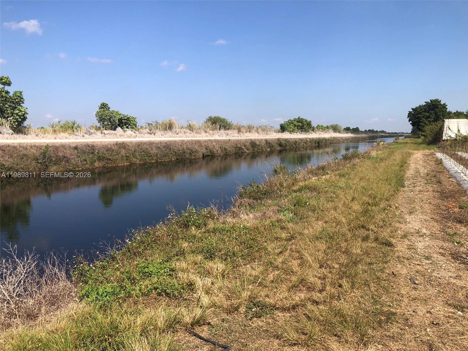   /   sq. ft. $ 2026-03-26 0 foto