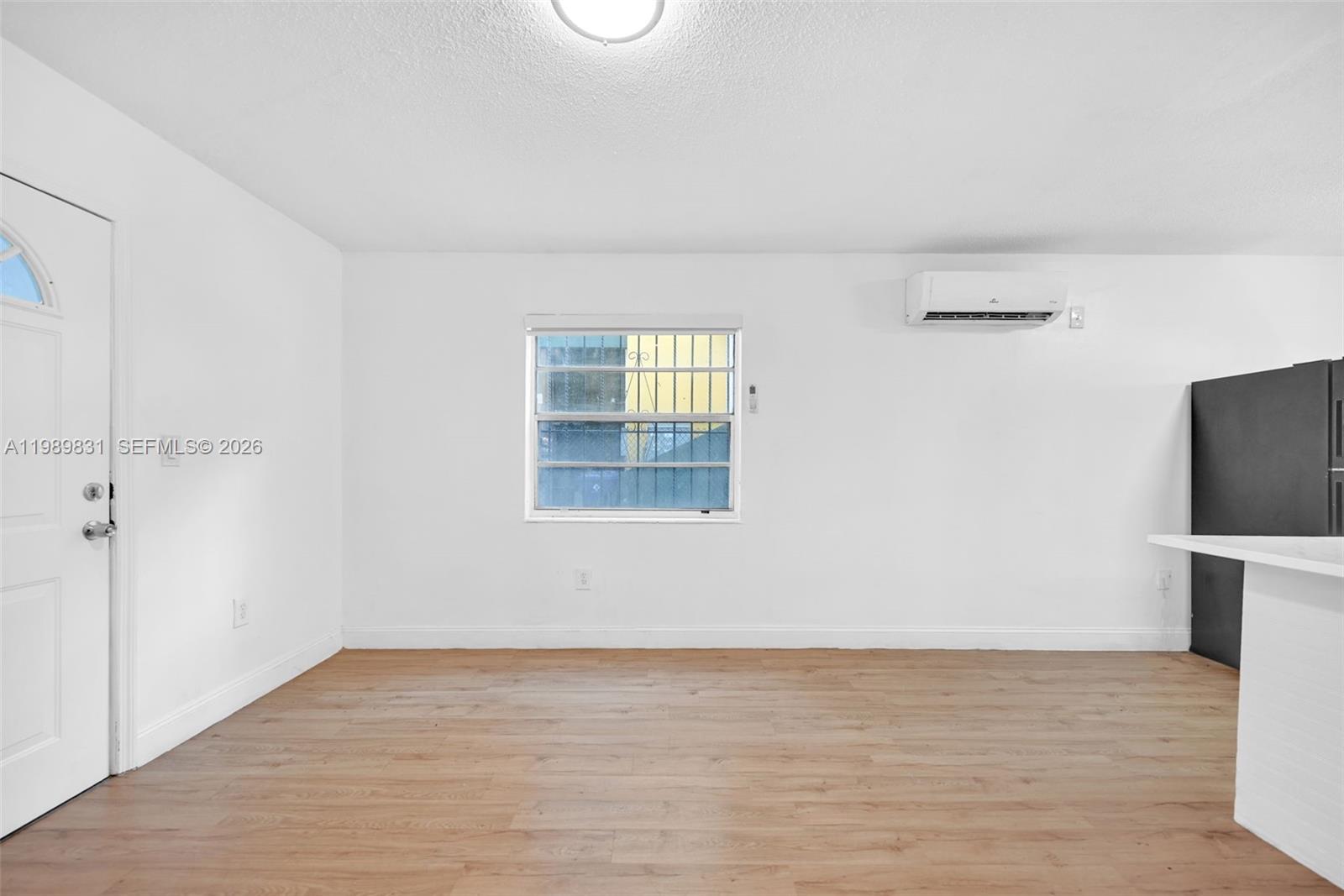   /   кв.футов $ 2026-03-26 0 Фото