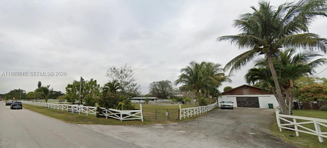   /   sq. ft. $ 2026-03-26 0 foto