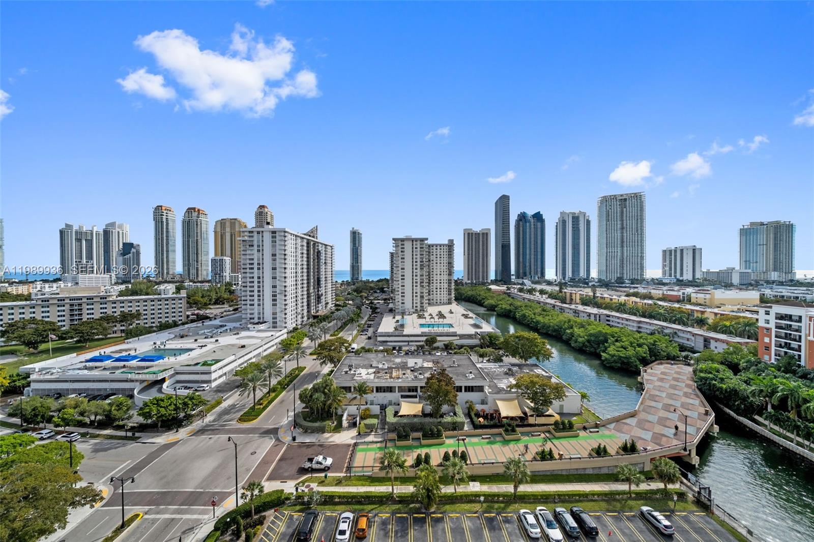 See details 915 1 / 2 943 sq. ft. $ 2026-05-02 0 Photo