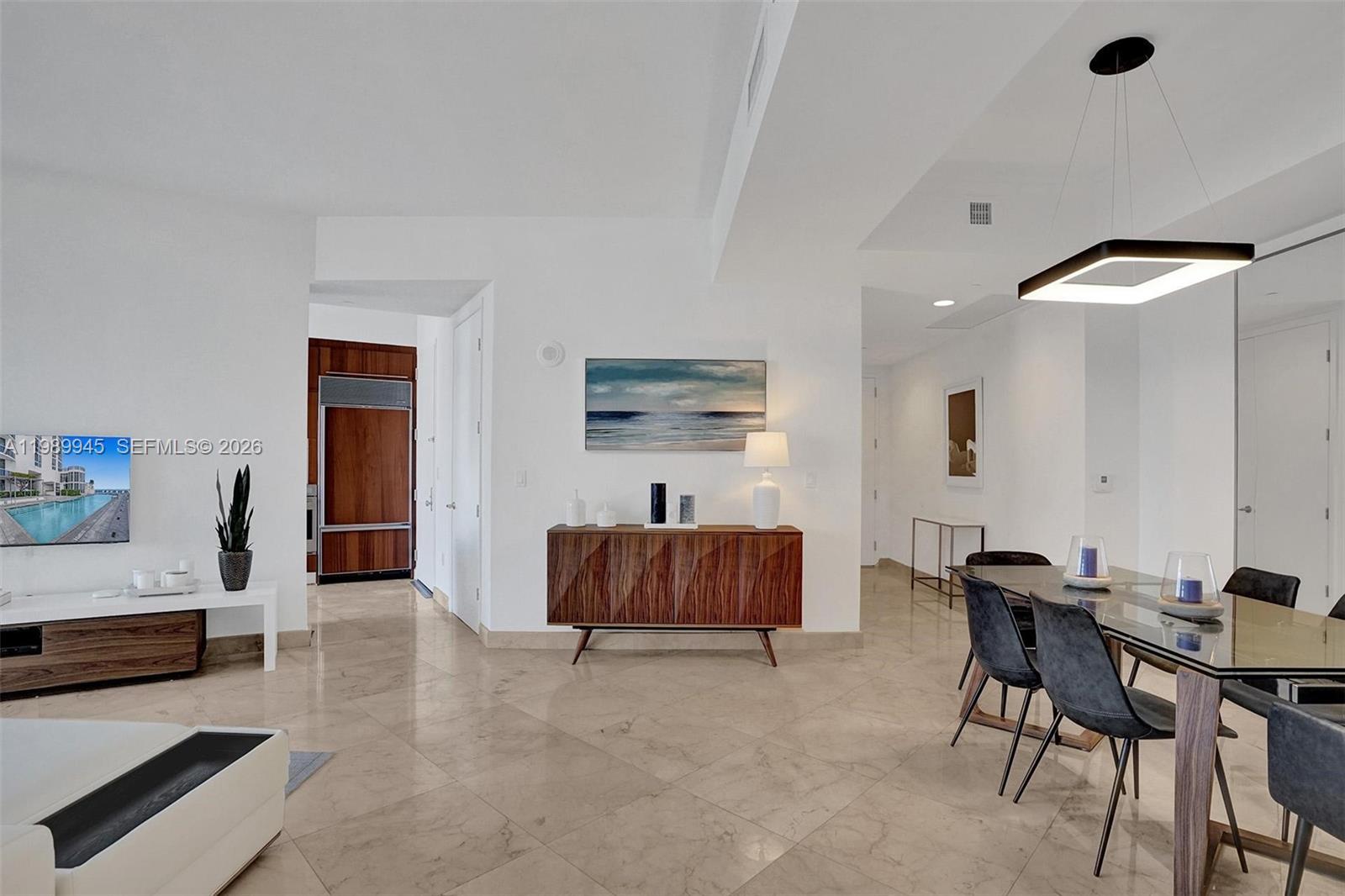 805 2 / 2 1435 sq. ft. $ 2026-03-26 0 Photo