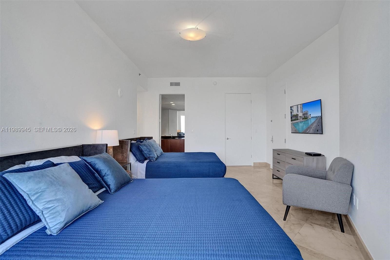 805 2 / 2 1435 sq. ft. $ 2026-03-26 0 Photo