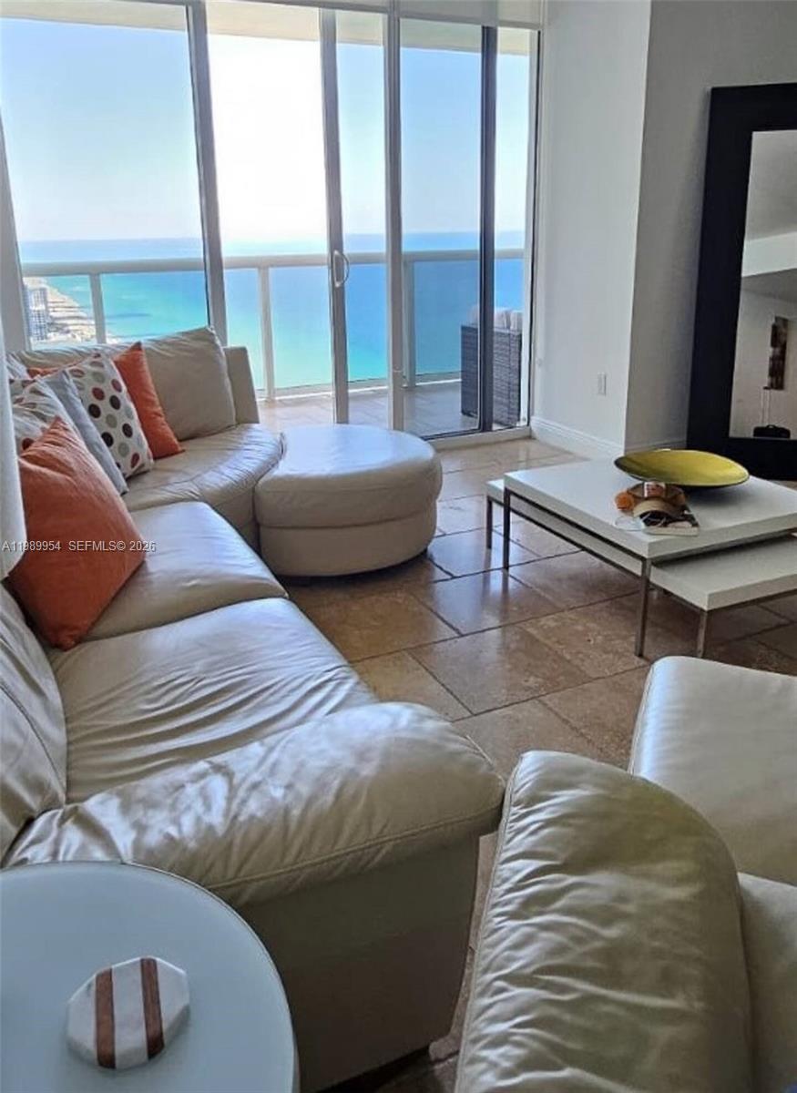 4010 2 / 2 1337 sq. ft. $ 2026-03-26 0 foto