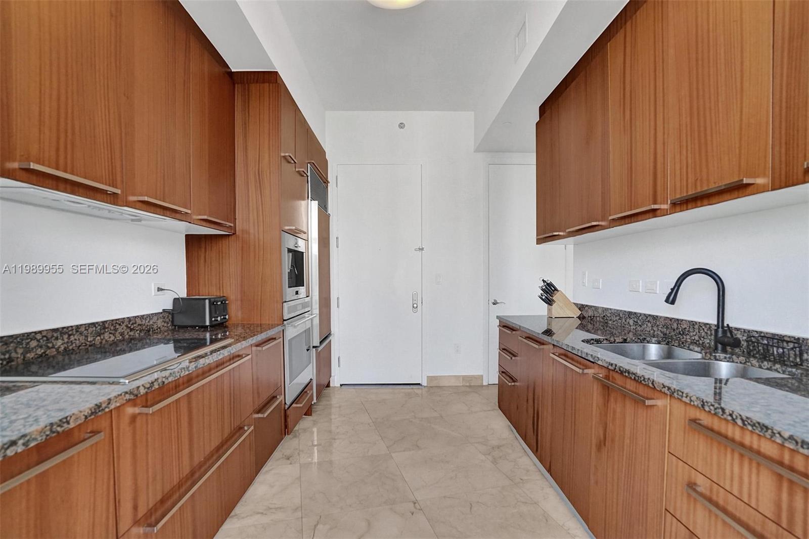 805 2 / 2 1435 sq. ft. $ 2026-03-26 0 Photo