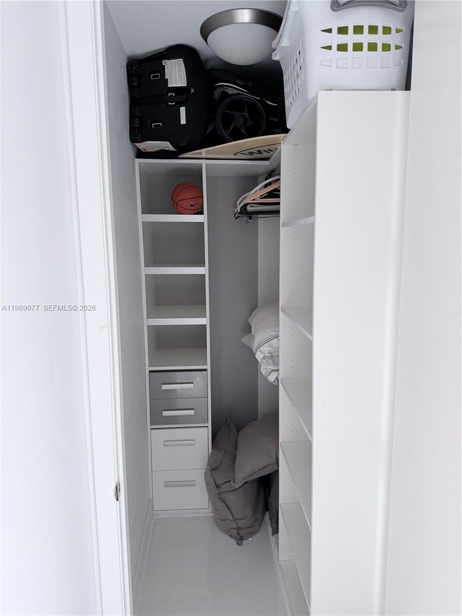 1803 3 / 3 1935 кв.футов $ 2026-03-26 0 Фото