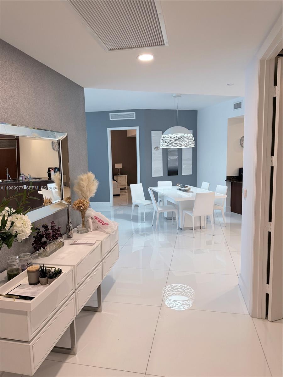 1803 3 / 3 1935 кв.футов $ 2026-03-26 0 Фото