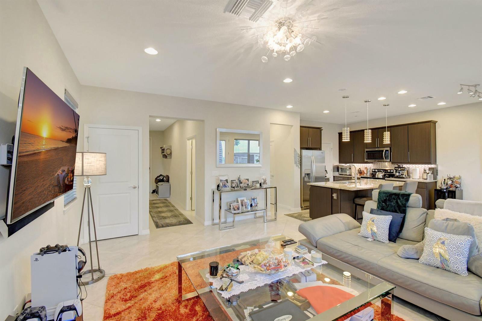 1105 3 /  1784 кв.футов $ 2026-03-26 0 Фото