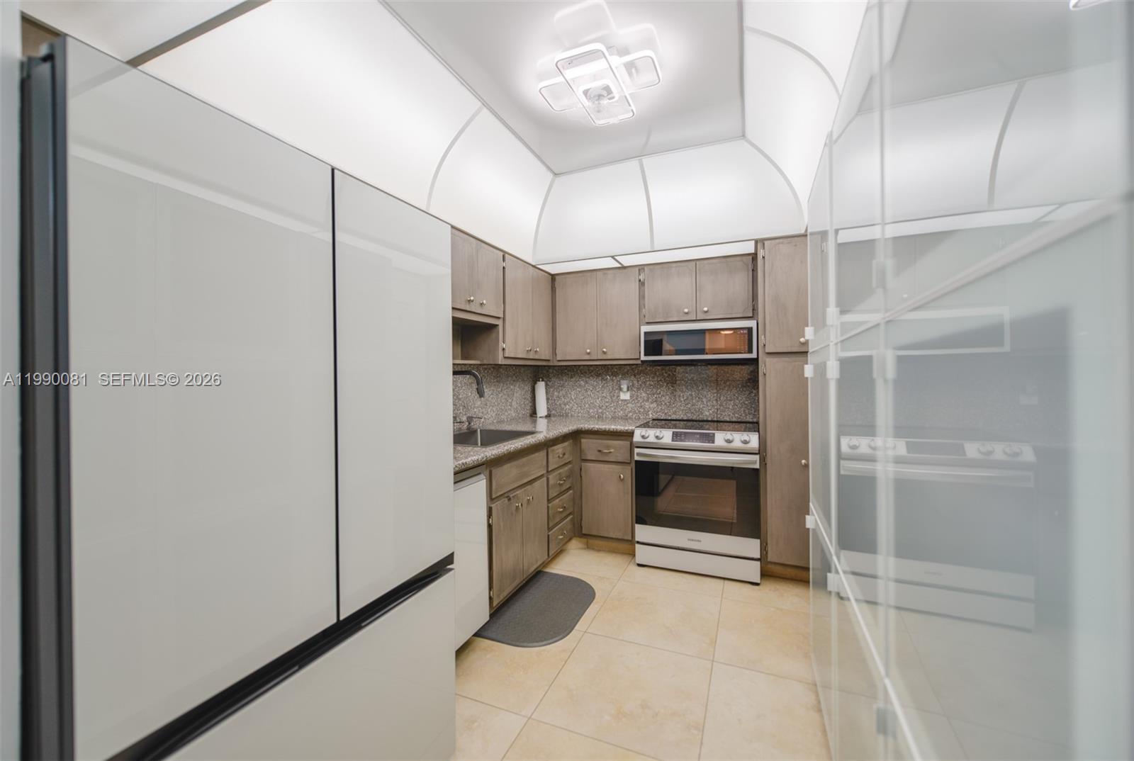 4B 1 / 2 870 sq. ft. $ 2026-03-26 0 foto