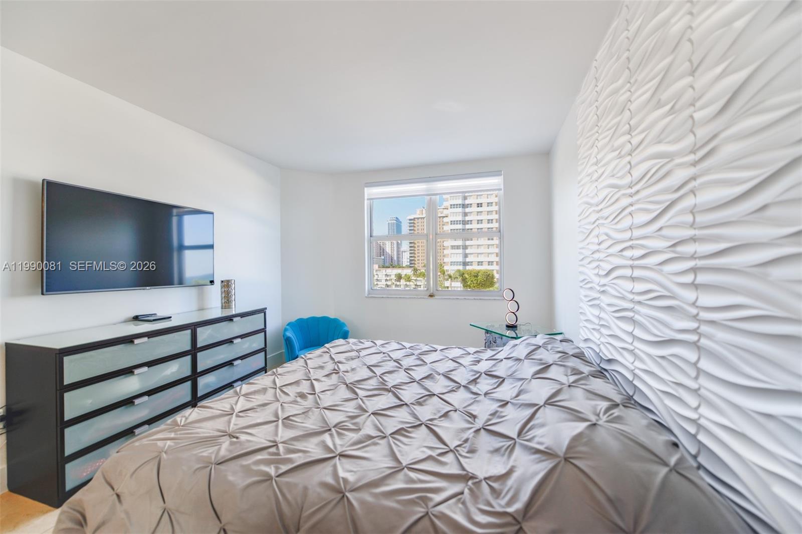 4B 1 / 2 870 sq. ft. $ 2026-03-26 0 foto