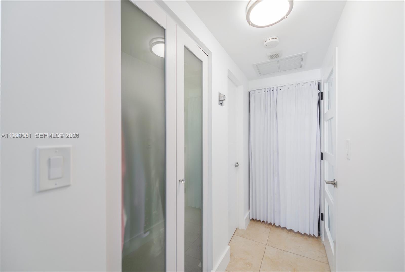 4B 1 / 2 870 sq. ft. $ 2026-03-26 0 foto