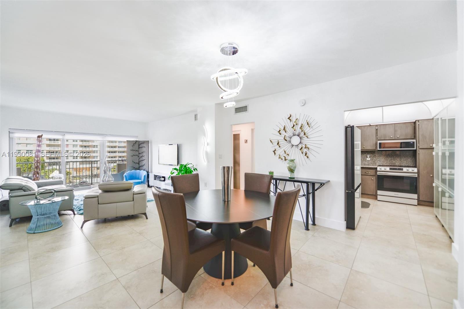 4B 1 / 2 870 sq. ft. $ 2026-03-26 0 foto