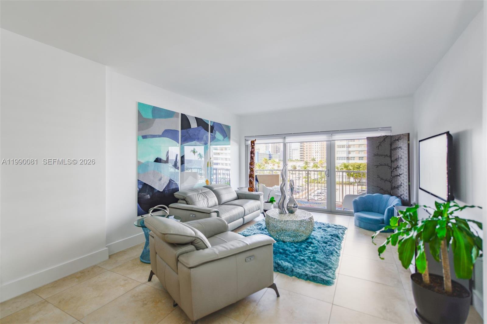 4B 1 / 2 870 sq. ft. $ 2026-03-26 0 foto